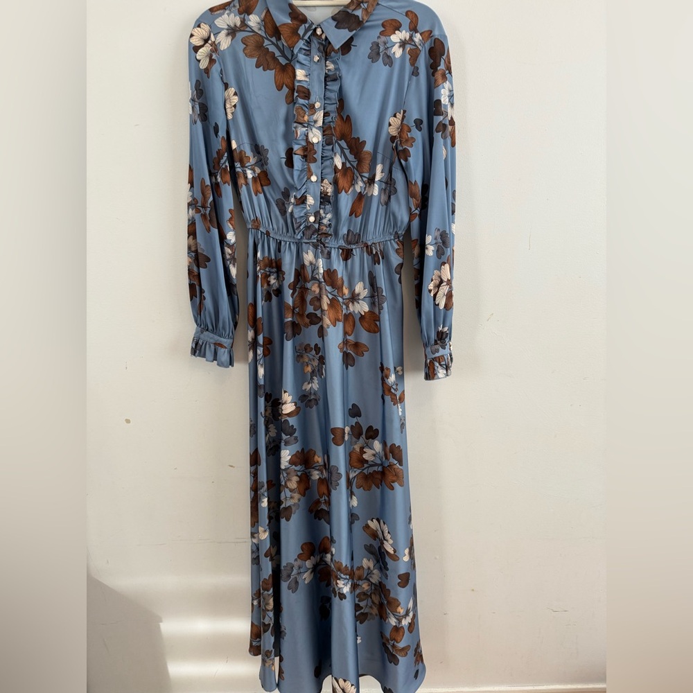 Floral gown with collar